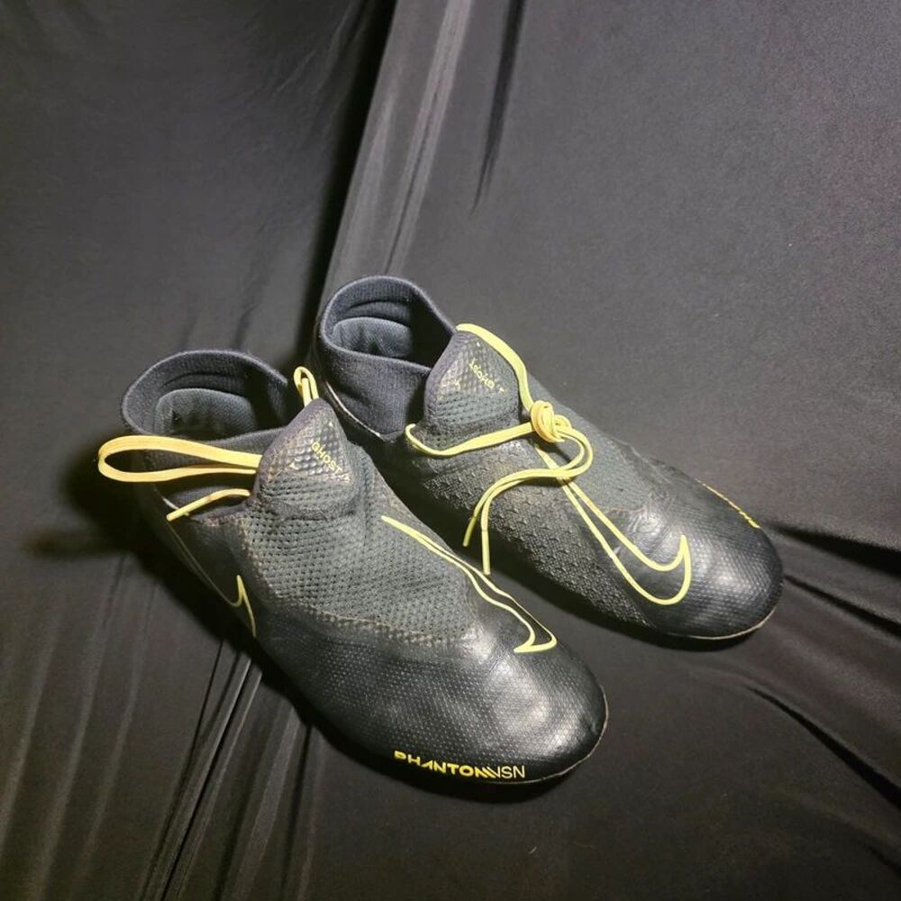Nike Phantom Vision Academy DF MG Soccer Cleats Black Volt Men’s 8.5